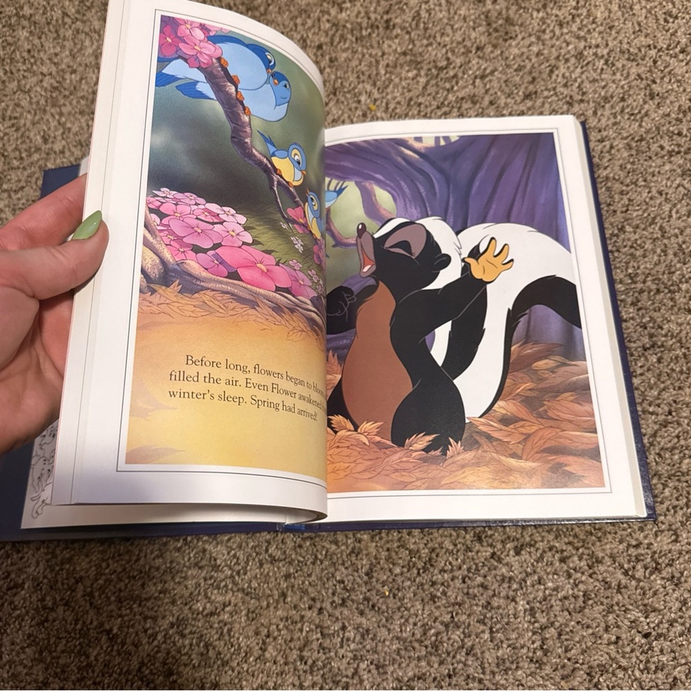 Disney Read to Me Treasury Classics Tales  Gold Leaf Pages Hardcover EUC - Picture 9 of 11
